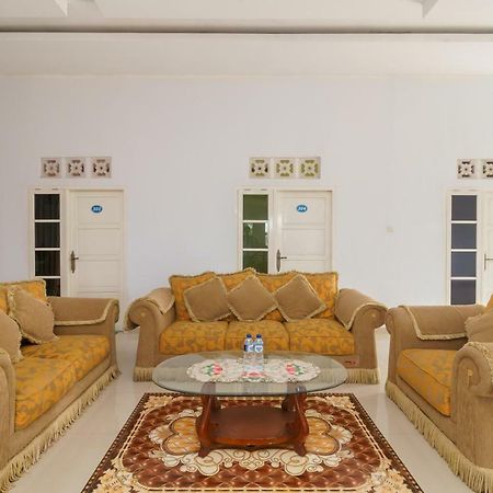 Hotel Reddoorz Syariah Near Simpang Sekip Palembang Exterior foto