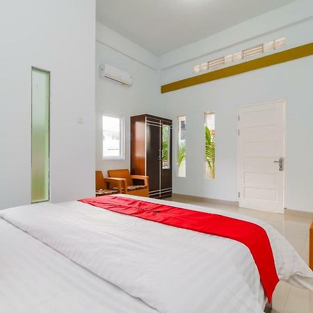 Hotel Reddoorz Syariah Near Simpang Sekip Palembang Exterior foto