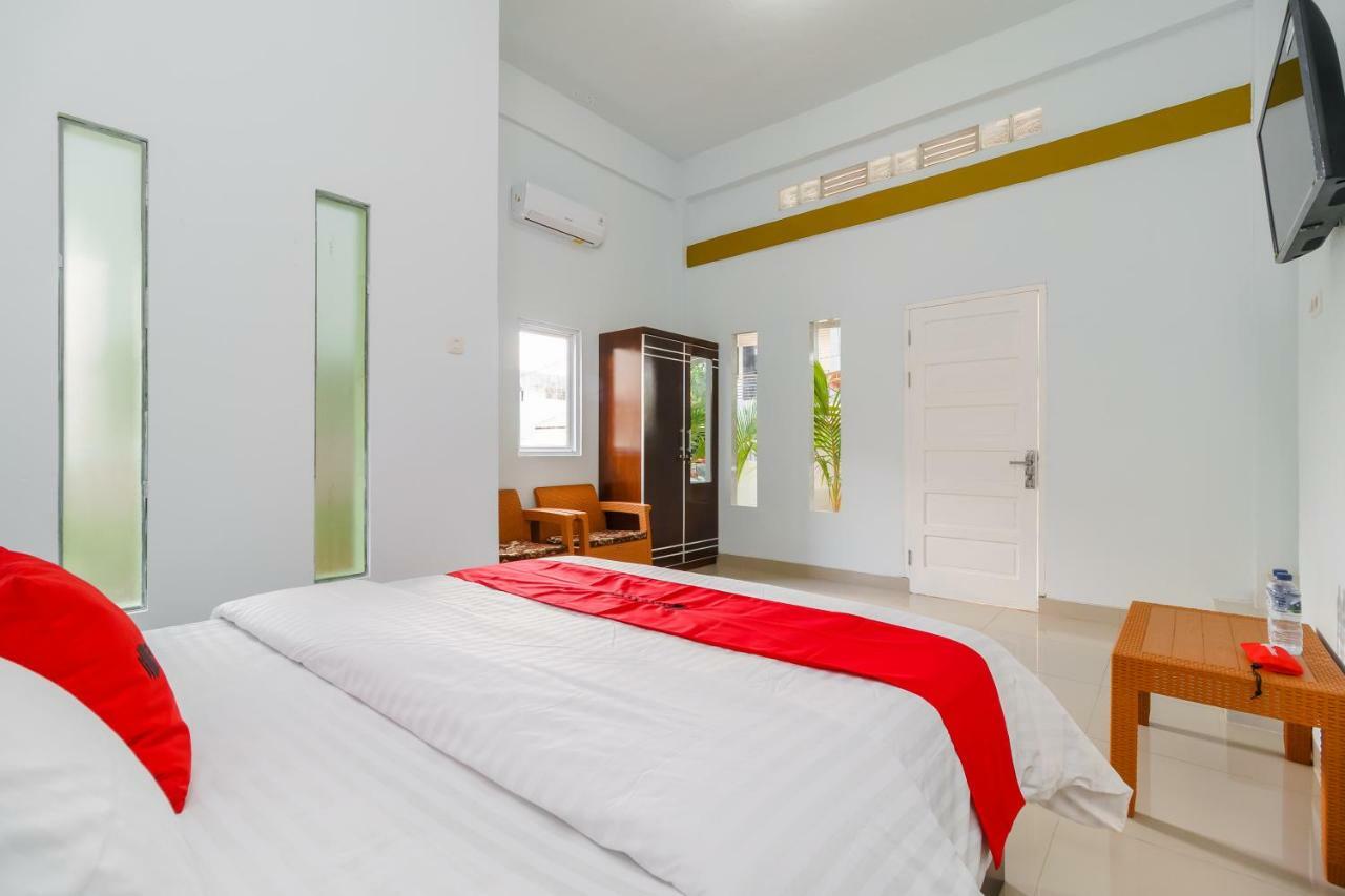 Hotel Reddoorz Syariah Near Simpang Sekip Palembang Exterior foto