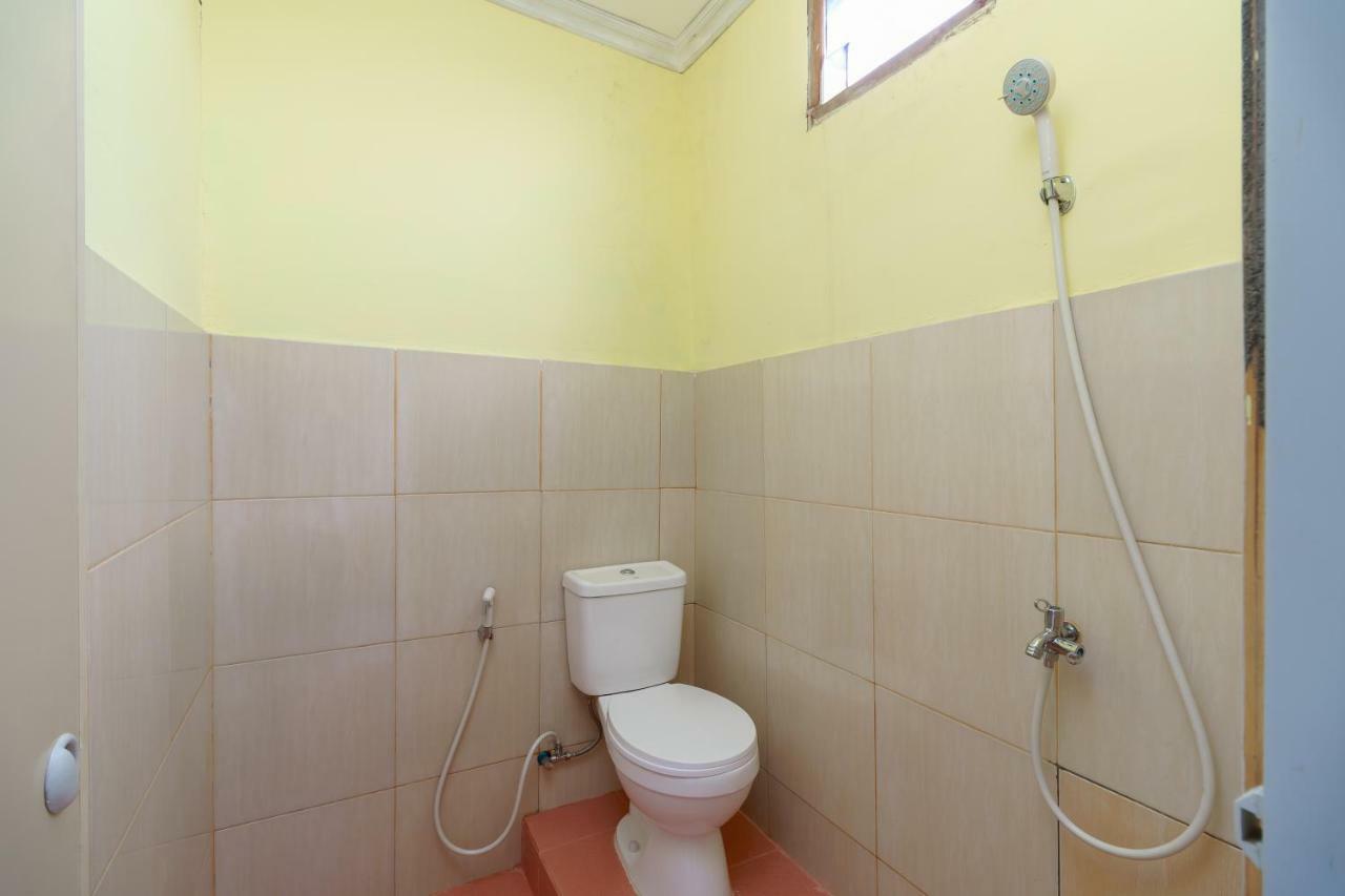 Hotel Reddoorz Syariah Near Simpang Sekip Palembang Exterior foto