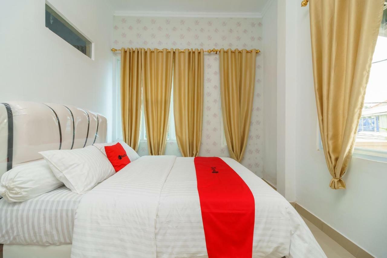 Hotel Reddoorz Syariah Near Simpang Sekip Palembang Exterior foto