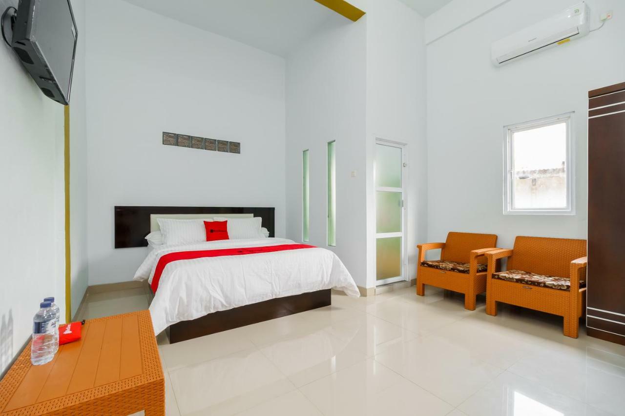 Hotel Reddoorz Syariah Near Simpang Sekip Palembang Exterior foto