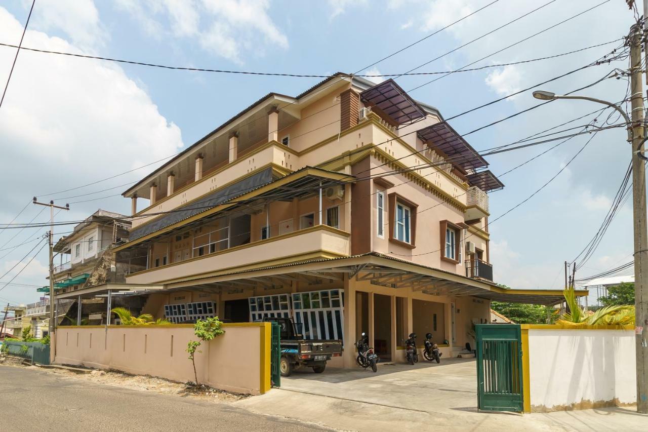 Hotel Reddoorz Syariah Near Simpang Sekip Palembang Exterior foto