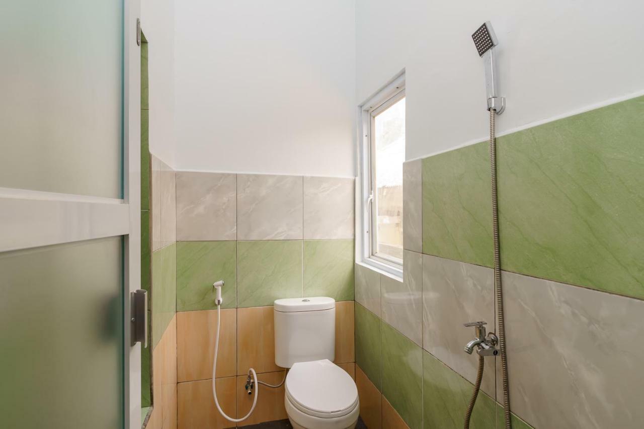 Hotel Reddoorz Syariah Near Simpang Sekip Palembang Exterior foto