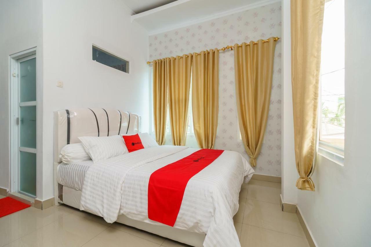 Hotel Reddoorz Syariah Near Simpang Sekip Palembang Exterior foto